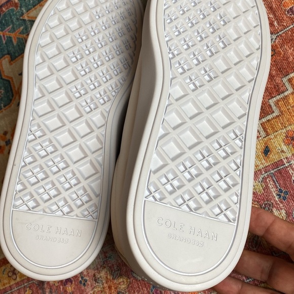 COLE HAAN WHITE LEATHER TENNIS SHOE WOMEN SIZE 10 - Picture 3 of 5